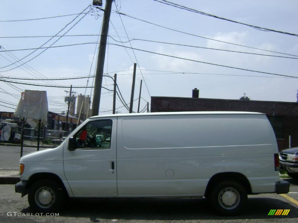 2003 E Series Van E150 Commercial - Oxford White / Medium Flint photo #1