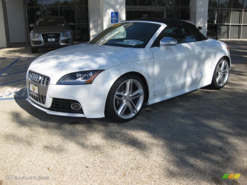 Ibis White Audi TT