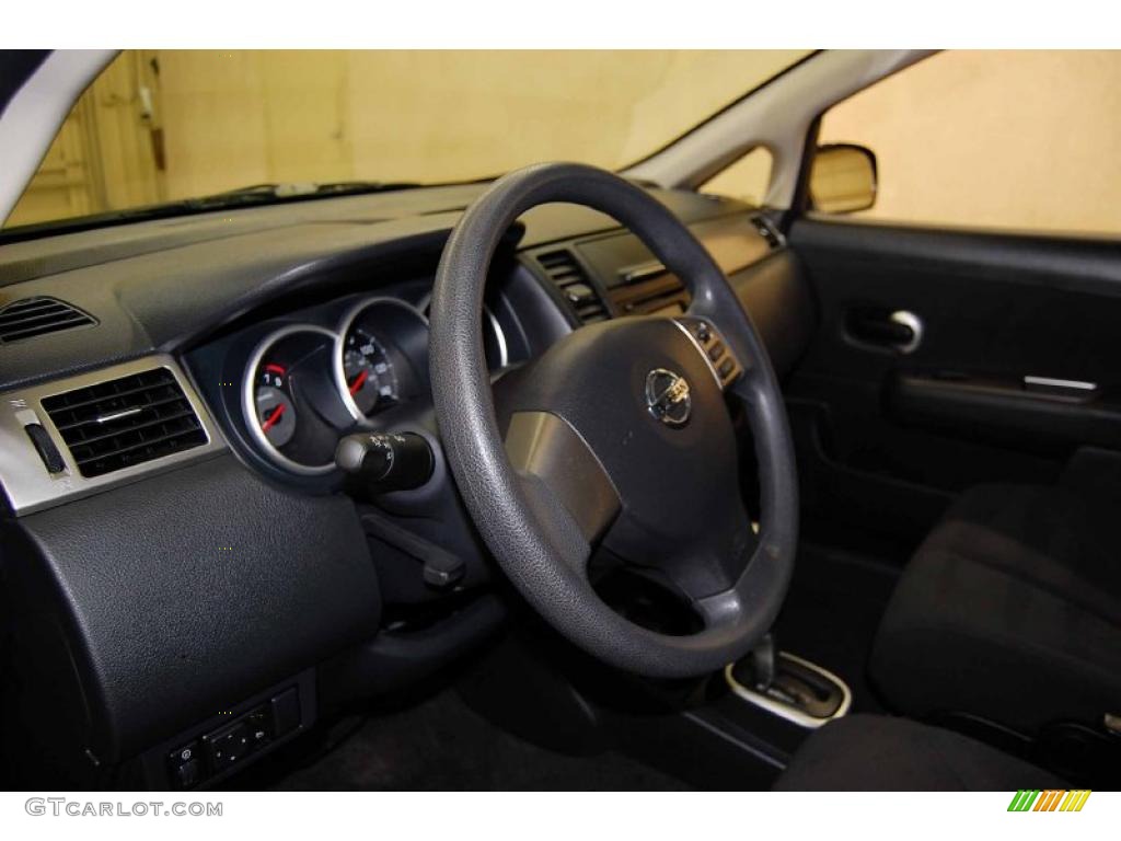 2009 Versa 1.8 S Sedan - Blue Onyx / Charcoal photo #17