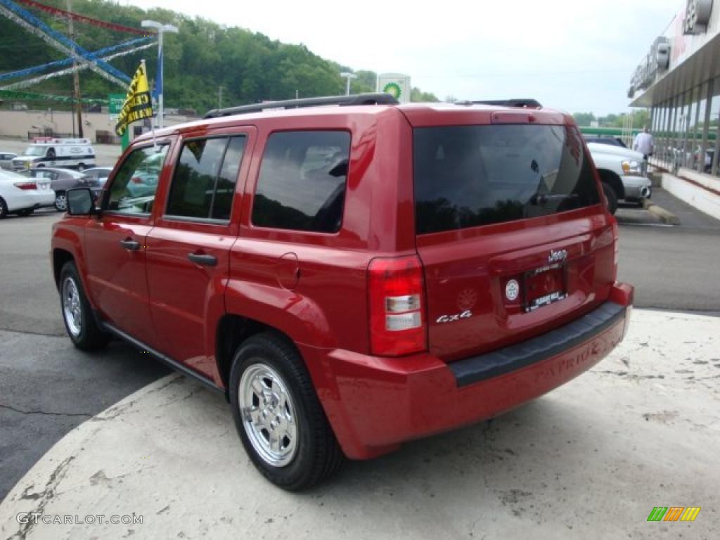 2007 Patriot Sport 4x4 - Inferno Red Crystal Pearl / Pastel Pebble Beige photo #2