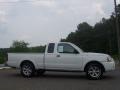 Avalanche White 2003 Nissan Frontier XE King Cab