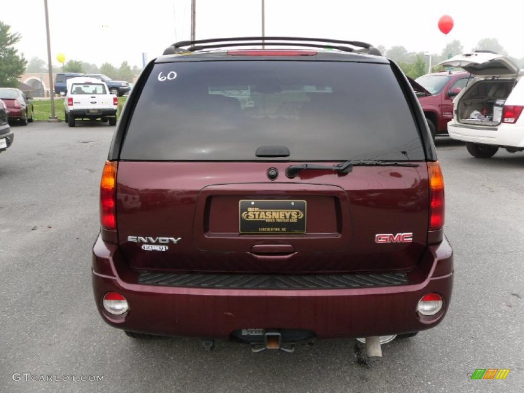 2006 Envoy SLT - Cranberry Red Metallic / Light Tan/Ebony Black photo #3