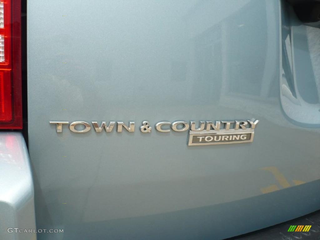 2008 Town & Country Touring - Clearwater Blue Pearlcoat / Medium Pebble Beige/Cream photo #21