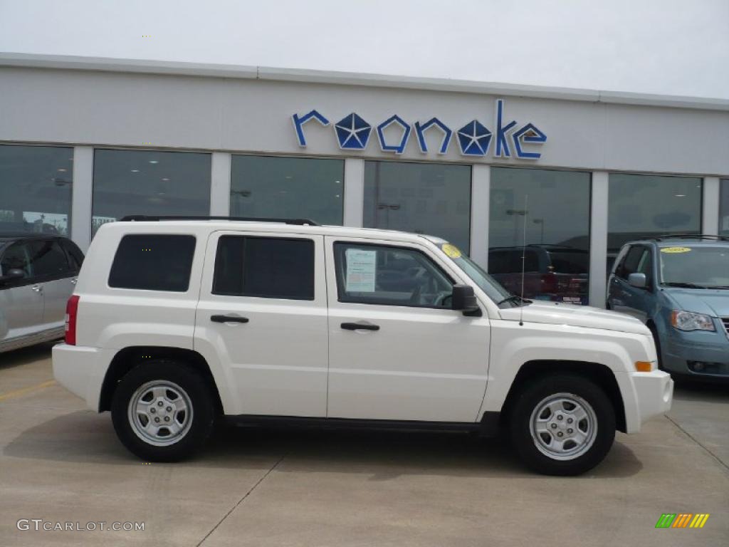 2008 Patriot Sport 4x4 - Stone White Clearcoat / Dark Slate Gray photo #1