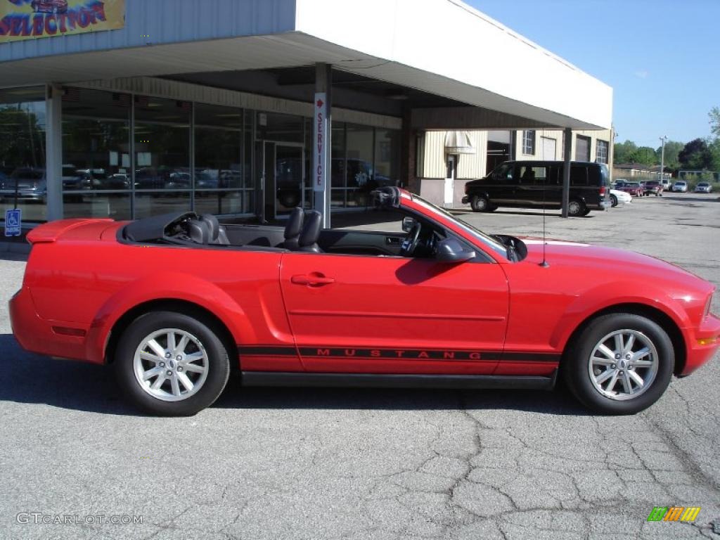 2007 Mustang V6 Premium Convertible - Torch Red / Black Leather photo #4