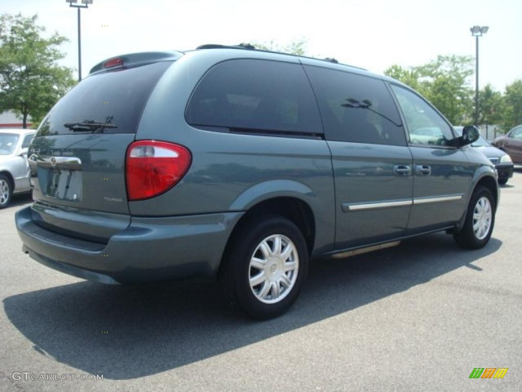 2007 Town & Country Touring - Magnesium Pearl / Dark Khaki/Light Graystone photo #6