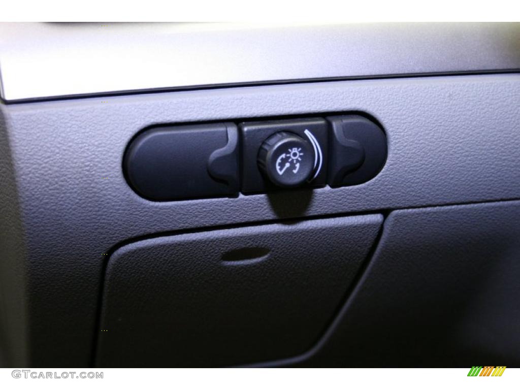 2007 Aura XE - Ocean Mist Metallic / Gray photo #35