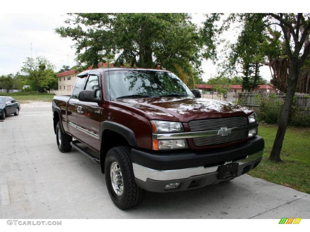 2003 Silverado 2500HD LS Extended Cab 4x4 - Dark Carmine Red Metallic / Medium Gray photo #17