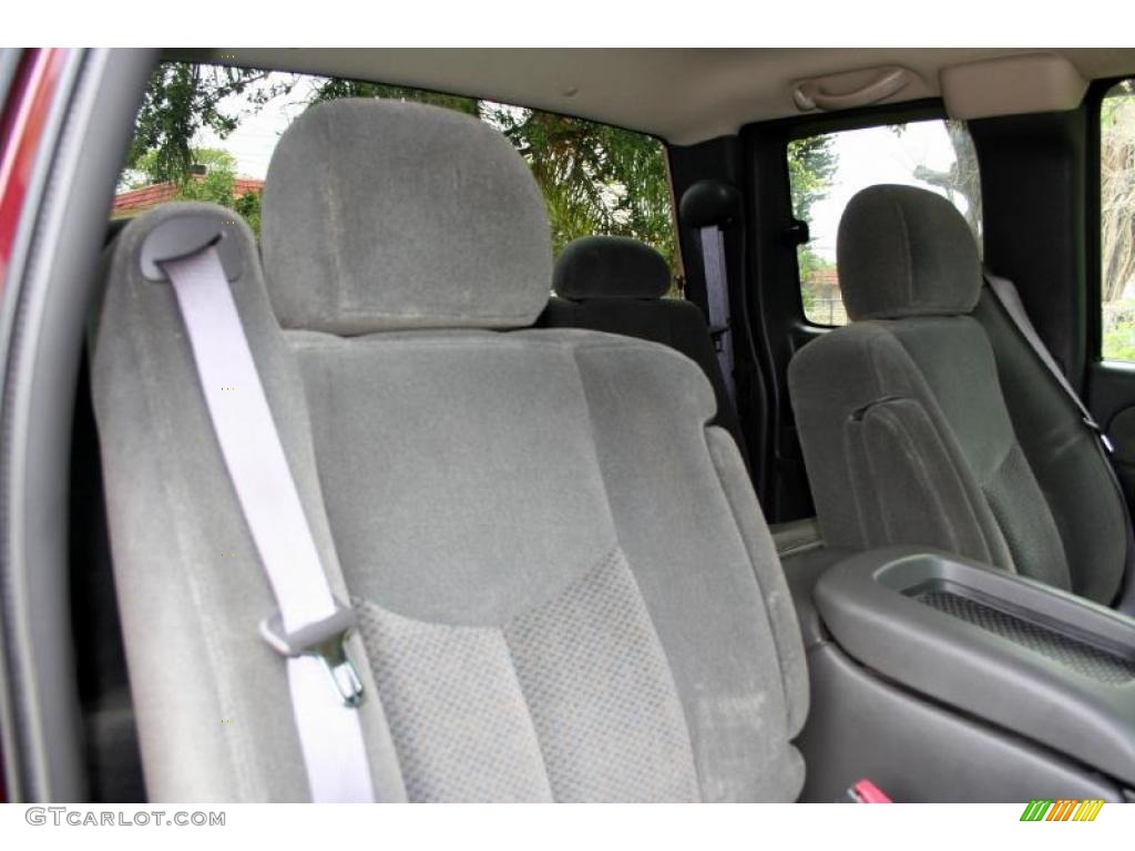 2003 Silverado 2500HD LS Extended Cab 4x4 - Dark Carmine Red Metallic / Medium Gray photo #42