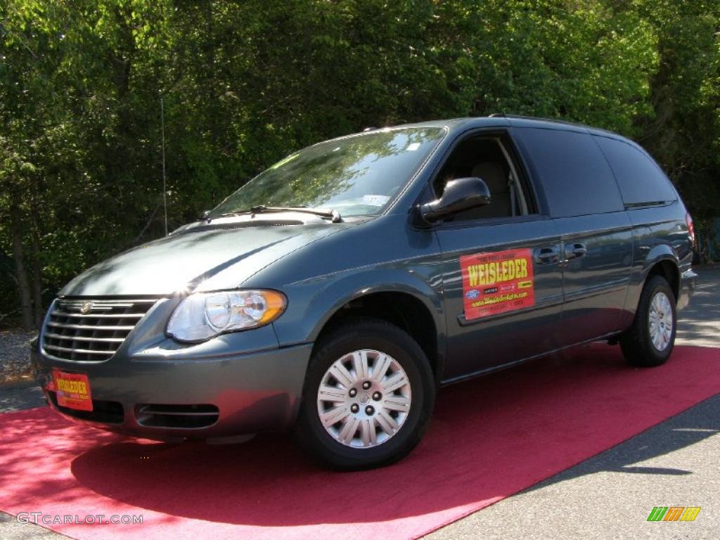 Magnesium Pearl Chrysler Town & Country