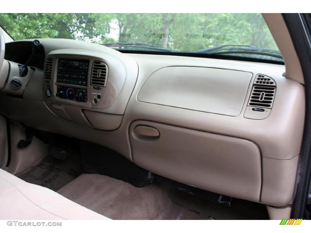 2001 F150 Lariat SuperCab 4x4 - Dark Highland Green Metallic / Medium Parchment photo #70