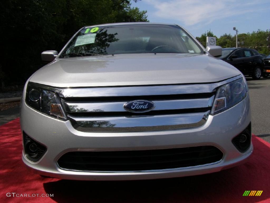 2010 Fusion SE V6 - Brilliant Silver Metallic / Charcoal Black photo #4