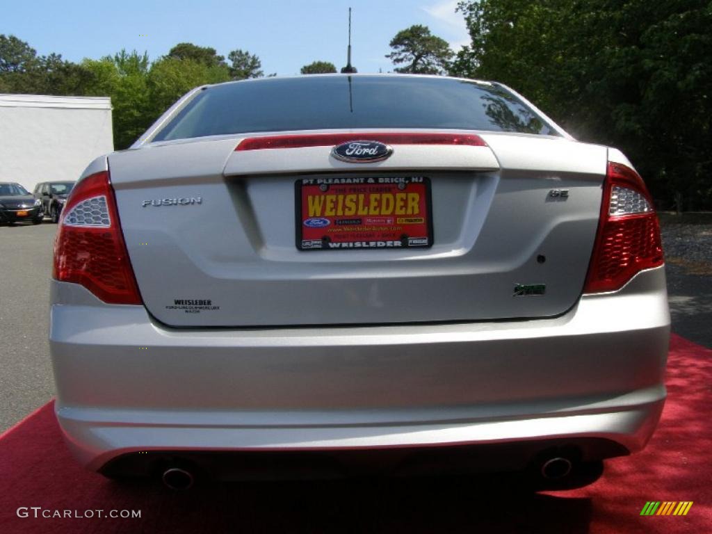 2010 Fusion SE V6 - Brilliant Silver Metallic / Charcoal Black photo #7