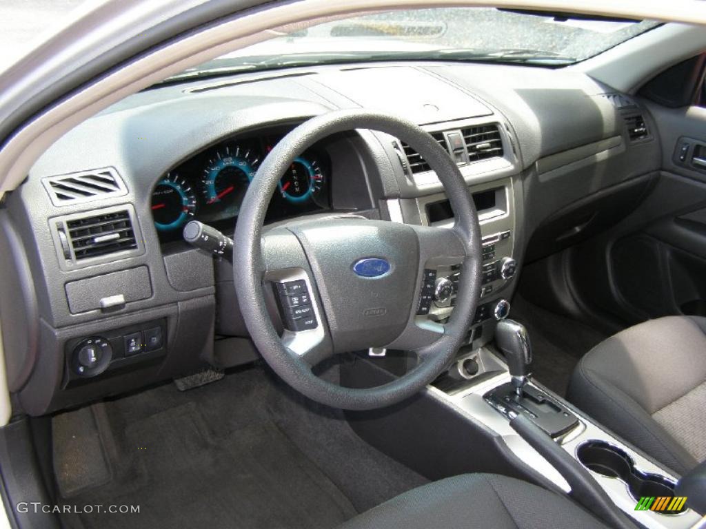 2010 Fusion SE V6 - Brilliant Silver Metallic / Charcoal Black photo #10