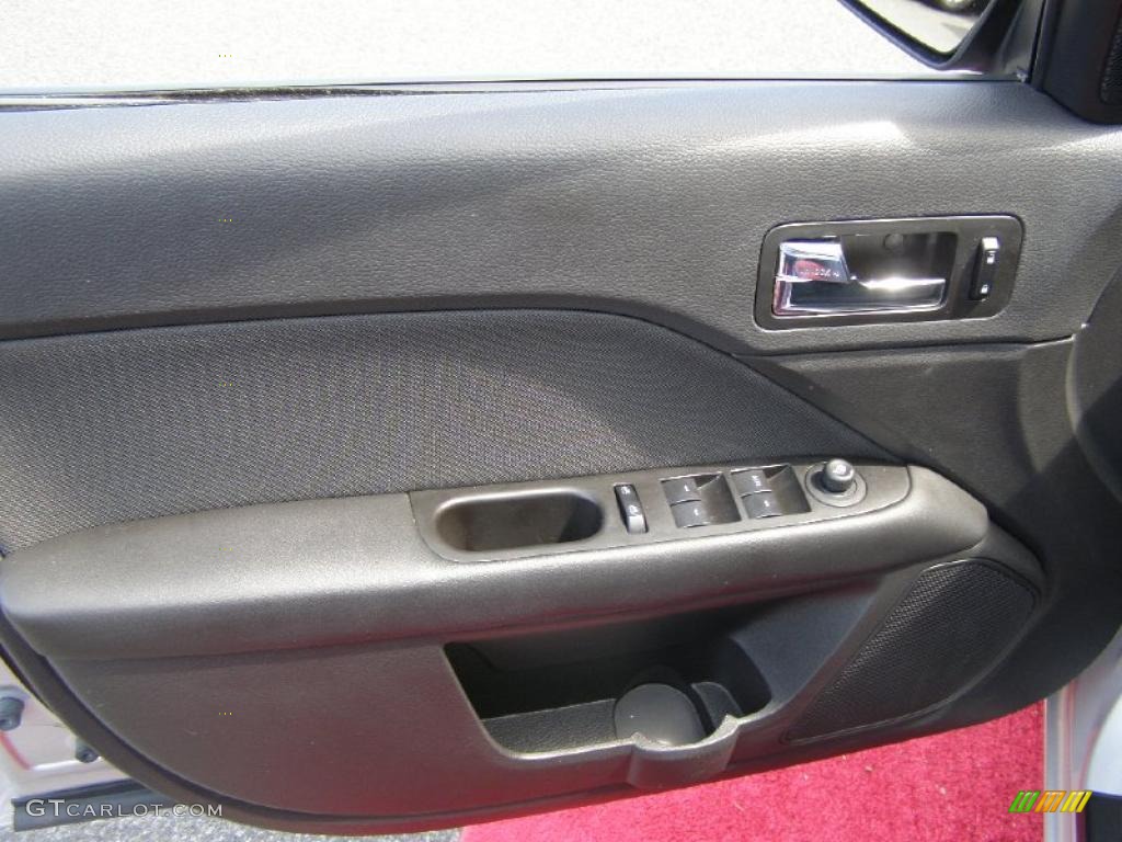 2010 Fusion SE V6 - Brilliant Silver Metallic / Charcoal Black photo #11
