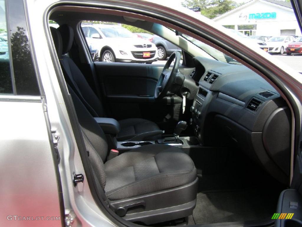 2010 Fusion SE V6 - Brilliant Silver Metallic / Charcoal Black photo #23