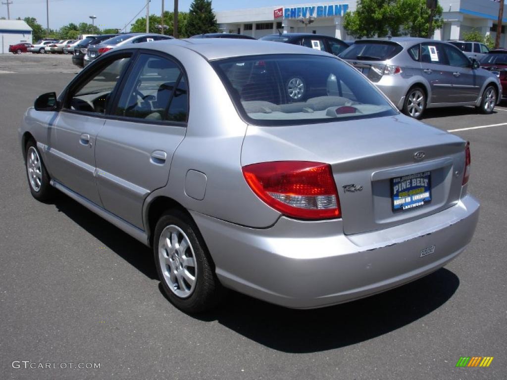 2005 Rio Sedan - Diamond Silver / Gray photo #6
