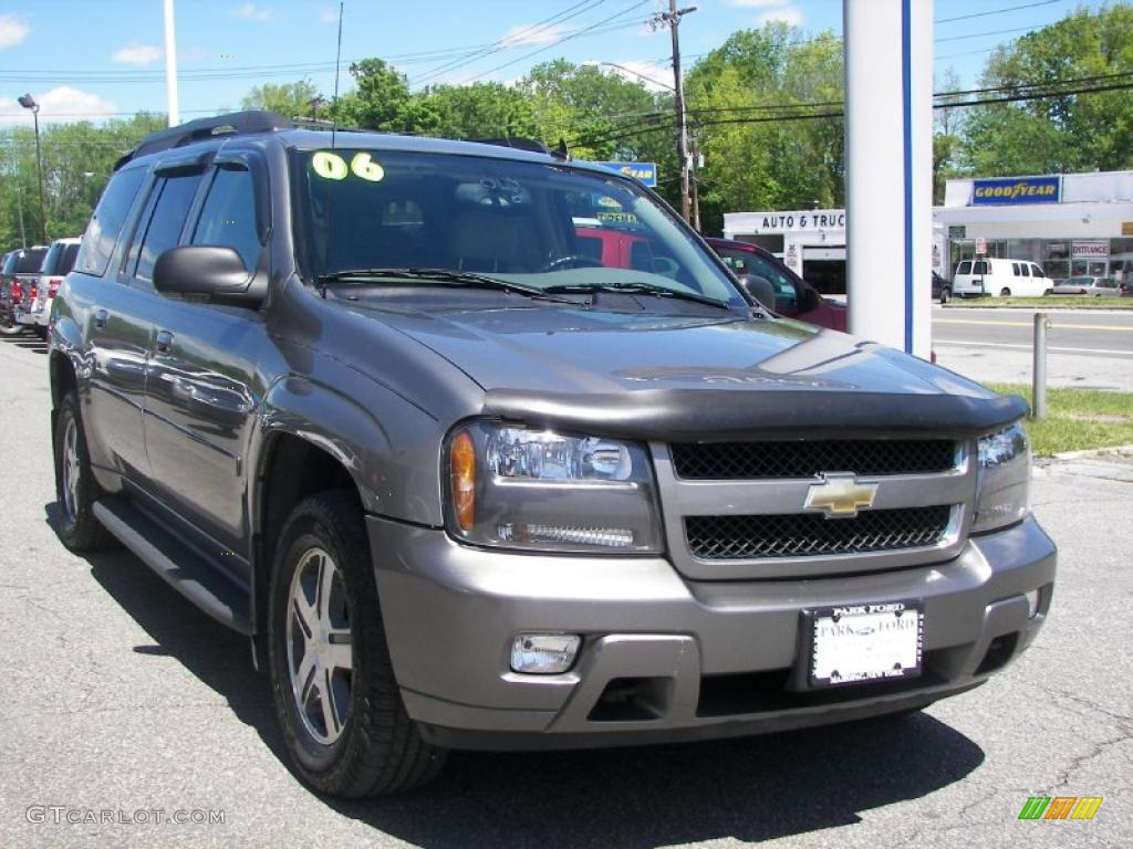 2006 TrailBlazer EXT LT 4x4 - Graystone Metallic / Light Gray photo #2