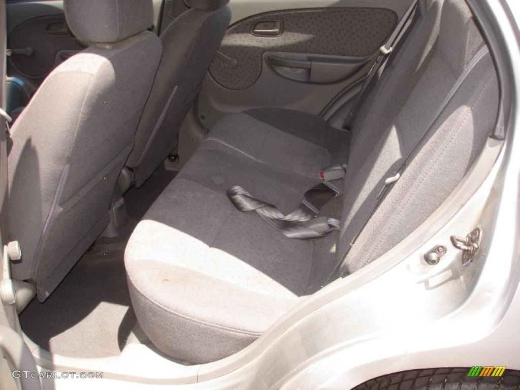 2005 Rio Sedan - Diamond Silver / Gray photo #11