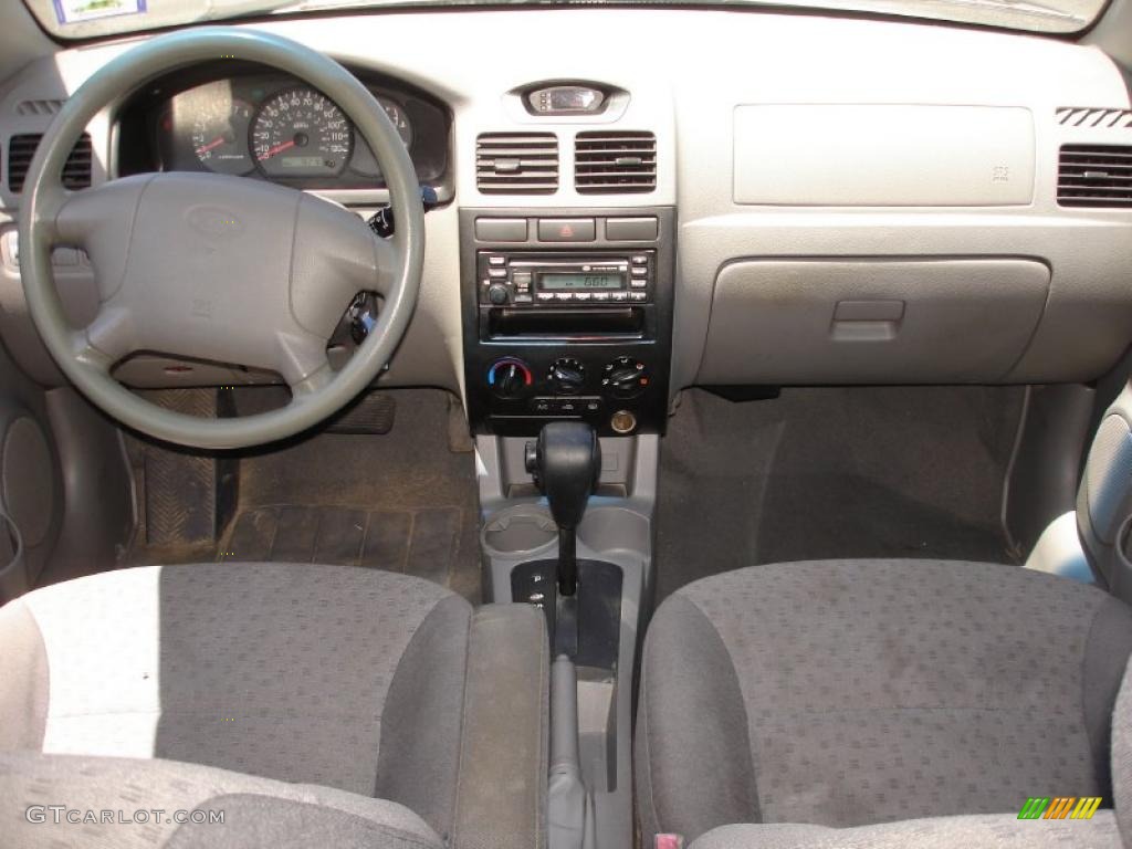 2005 Rio Sedan - Diamond Silver / Gray photo #12