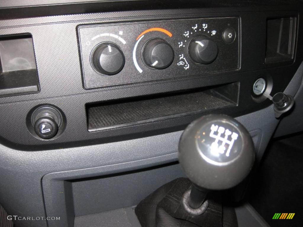 2007 Ram 1500 ST Quad Cab - Bright White / Medium Slate Gray photo #17