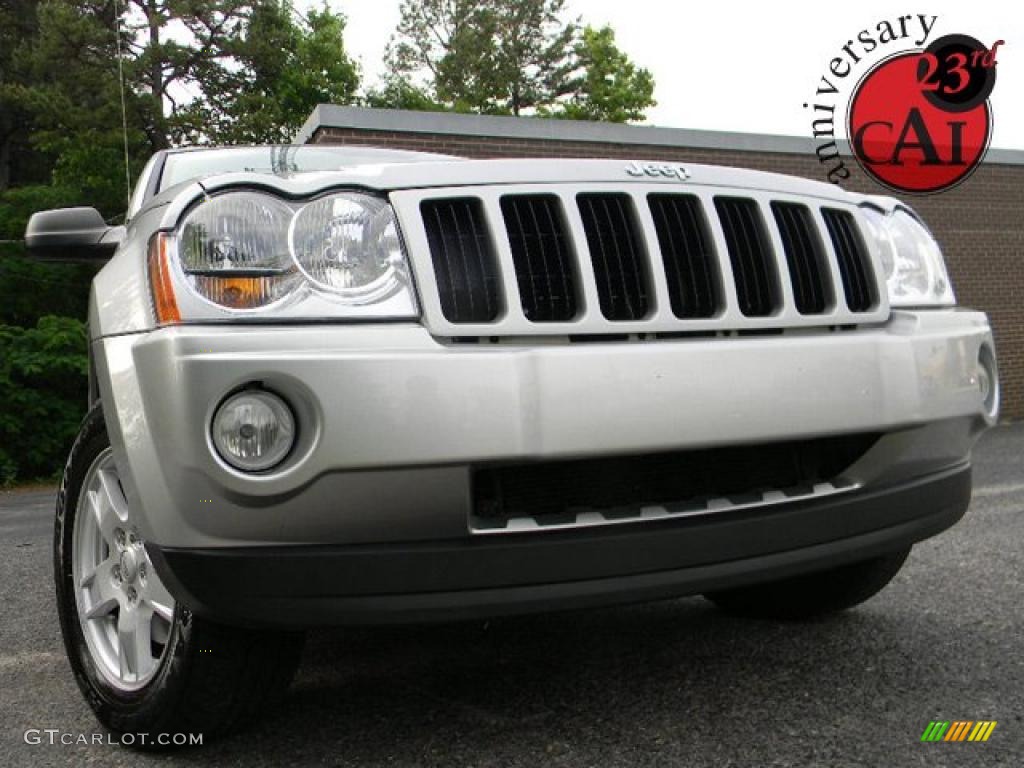 2005 Grand Cherokee Laredo - Bright Silver Metallic / Medium Slate Gray photo #1