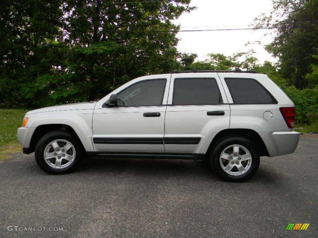 2005 Grand Cherokee Laredo - Bright Silver Metallic / Medium Slate Gray photo #5