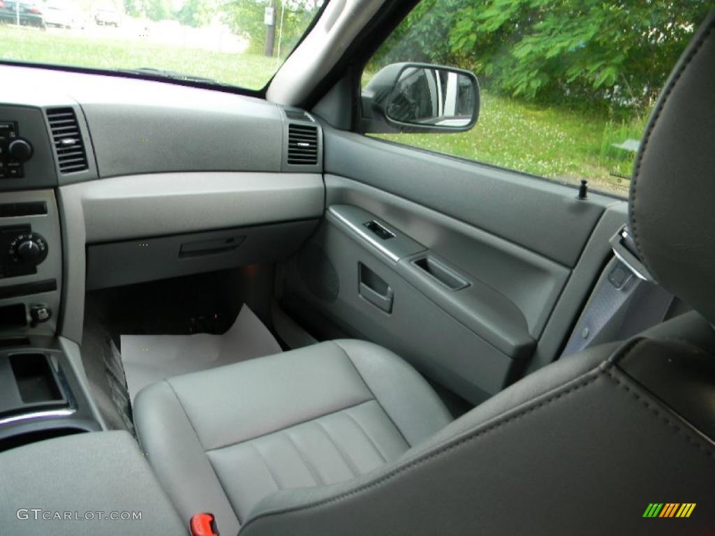 2005 Grand Cherokee Laredo - Bright Silver Metallic / Medium Slate Gray photo #12