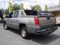 2002 Light Pewter Metallic Chevrolet Avalanche   photo #4