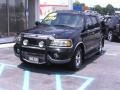 2001 Black Clearcoat Lincoln Navigator   photo #2