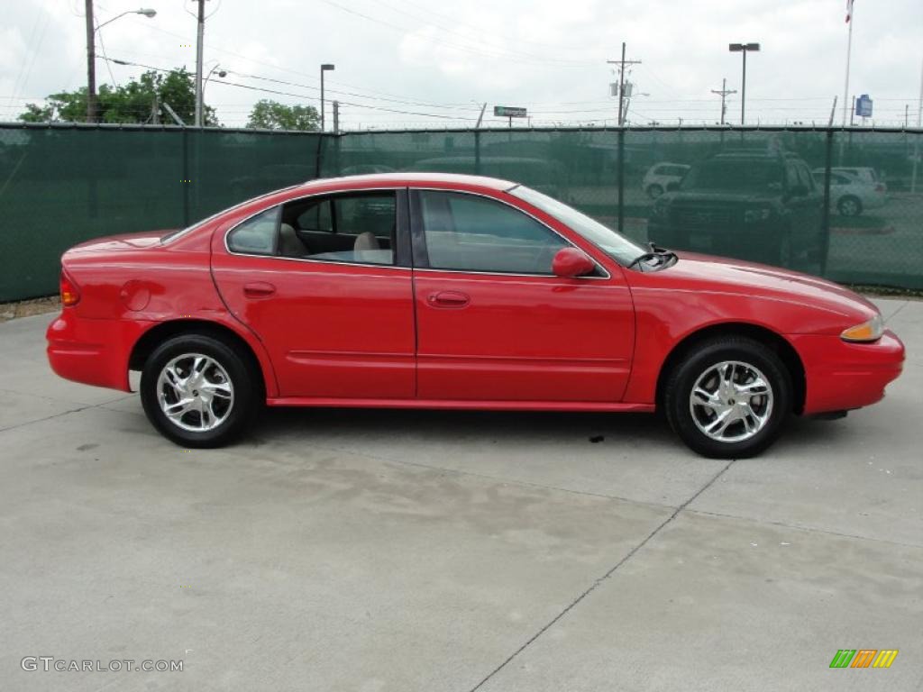 2000 Alero GL Sedan - Bright Red / Pewter photo #2