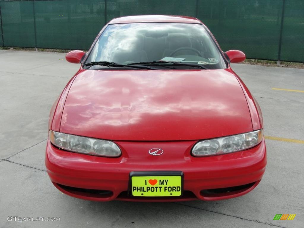 2000 Alero GL Sedan - Bright Red / Pewter photo #8
