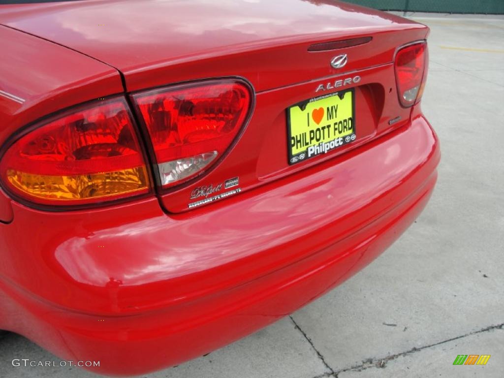 2000 Alero GL Sedan - Bright Red / Pewter photo #20