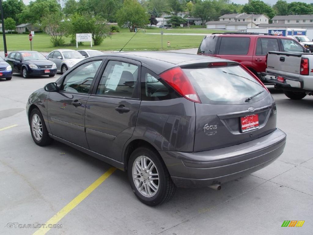 2003 Focus ZX5 Hatchback - Liquid Grey Metallic / Medium Graphite photo #5