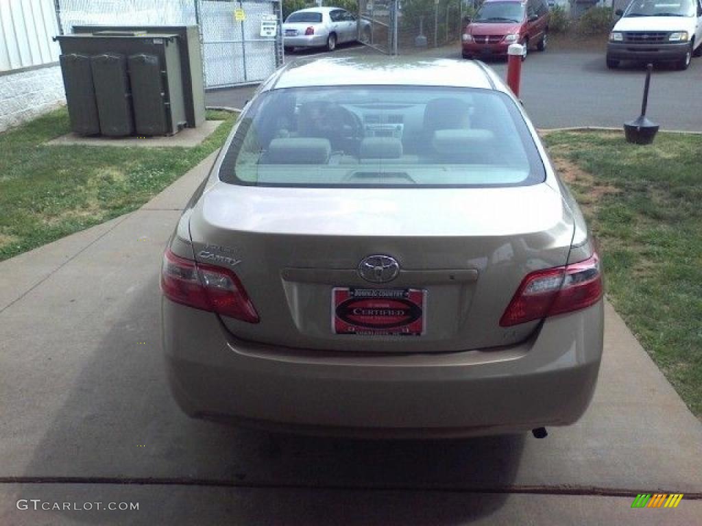 2008 Camry LE - Desert Sand Mica / Bisque photo #4