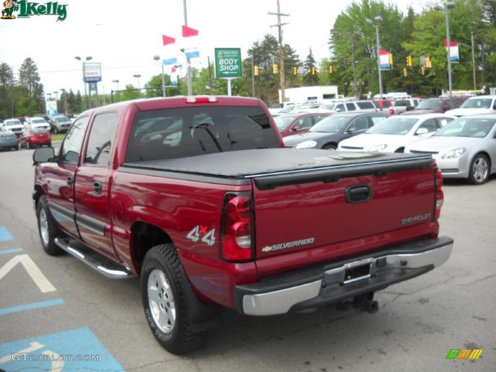 2004 Silverado 1500 Z71 Crew Cab 4x4 - Sport Red Metallic / Medium Gray photo #5