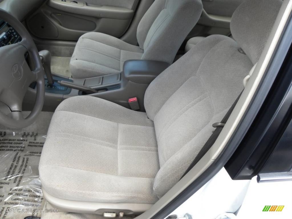2001 Camry LE V6 - Super White / Sage photo #4