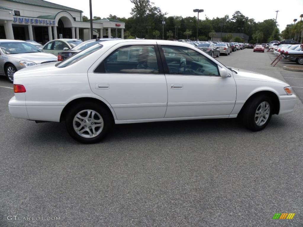 2001 Camry LE V6 - Super White / Sage photo #12