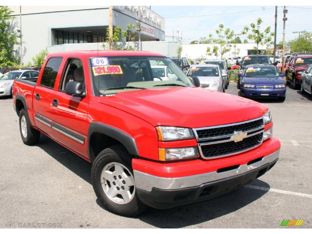 2006 Silverado 1500 Z71 Crew Cab 4x4 - Victory Red / Medium Gray photo #3