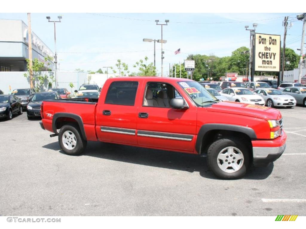 2006 Silverado 1500 Z71 Crew Cab 4x4 - Victory Red / Medium Gray photo #4