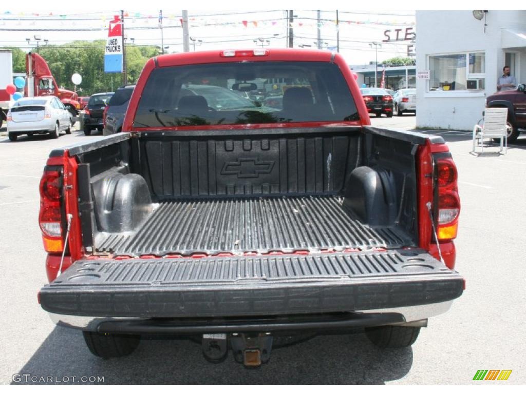 2006 Silverado 1500 Z71 Crew Cab 4x4 - Victory Red / Medium Gray photo #7