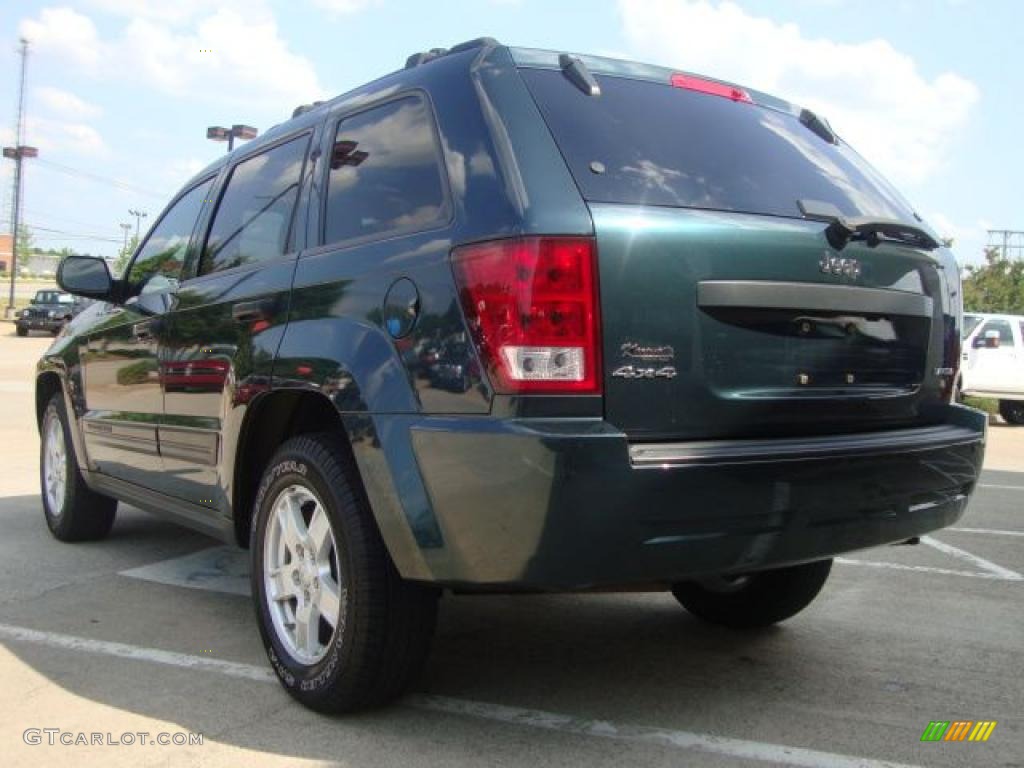 2005 Grand Cherokee Laredo 4x4 - Deep Beryl Green Pearl / Khaki photo #5