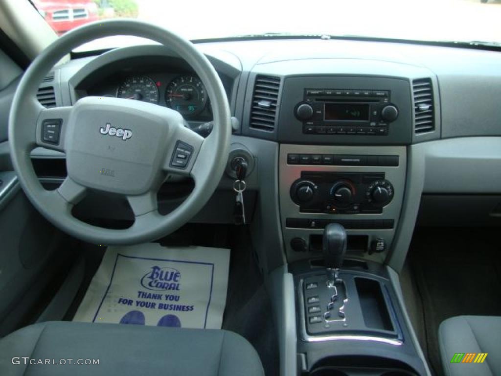 2005 Grand Cherokee Laredo 4x4 - Deep Beryl Green Pearl / Khaki photo #20