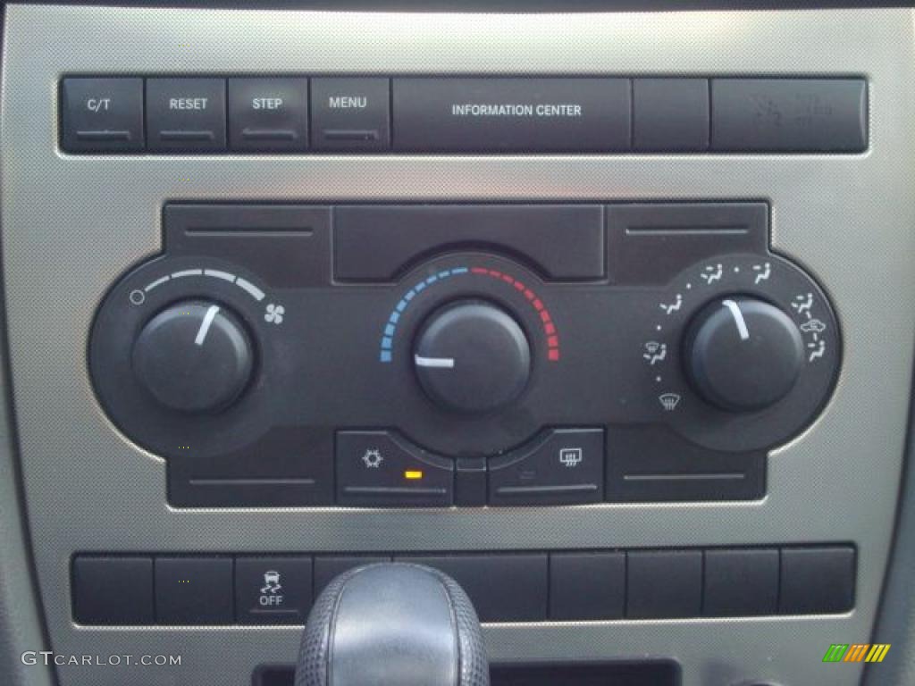 2005 Grand Cherokee Laredo 4x4 - Deep Beryl Green Pearl / Khaki photo #21