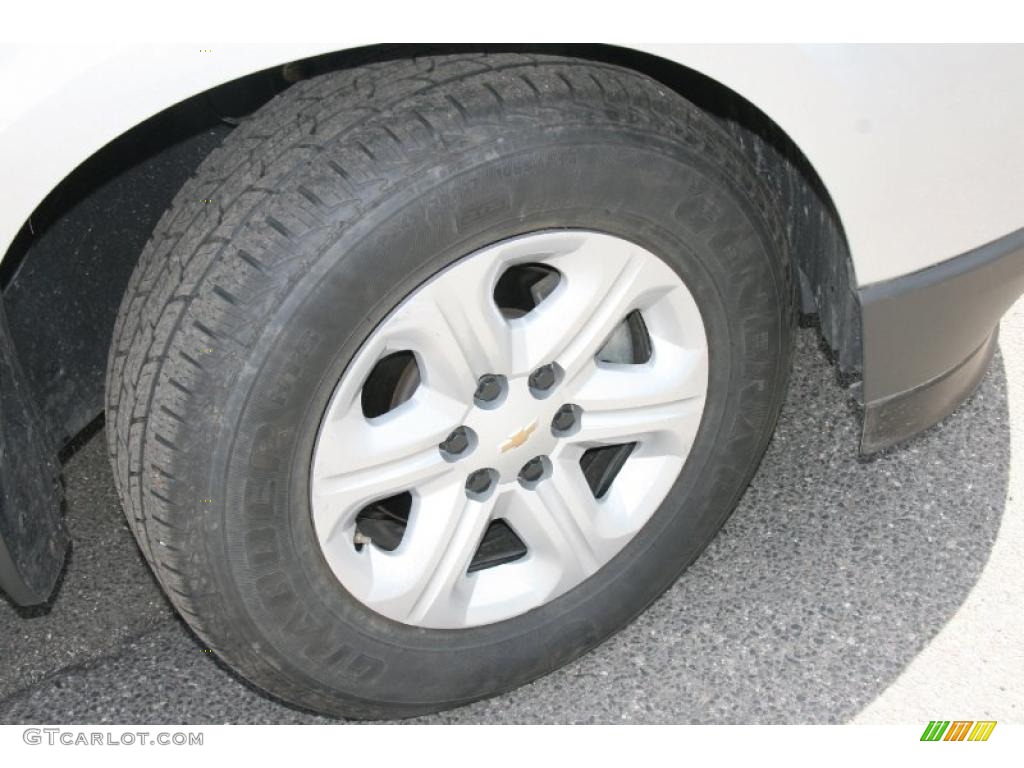 2010 Traverse LS AWD - Silver Ice Metallic / Dark Gray/Light Gray photo #18