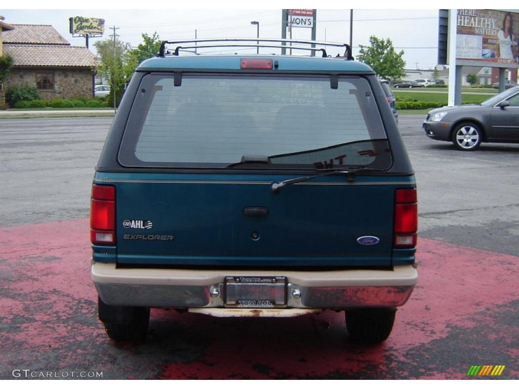 1994 Explorer Eddie Bauer 4x4 - Cayman Green Metallic / Tan photo #4