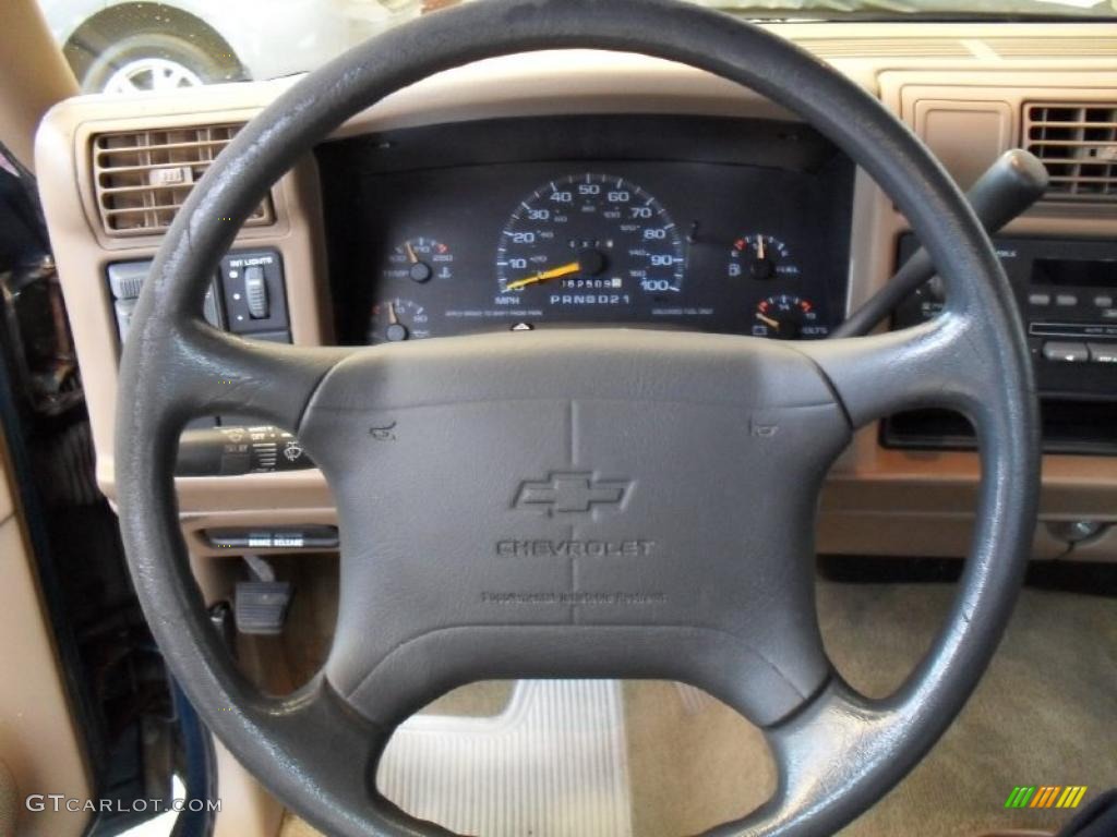 1997 S10 LS Regular Cab - Fairway Green Metallic / Beige photo #17