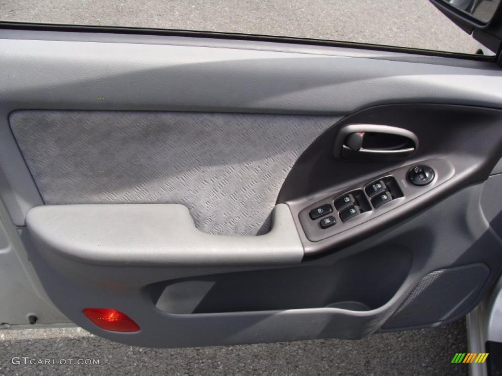 2004 Elantra GT Sedan - Sterling Silver / Gray photo #10