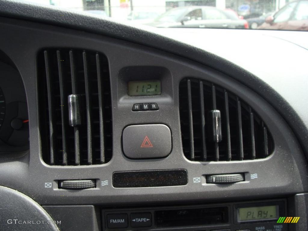 2004 Elantra GT Sedan - Sterling Silver / Gray photo #22