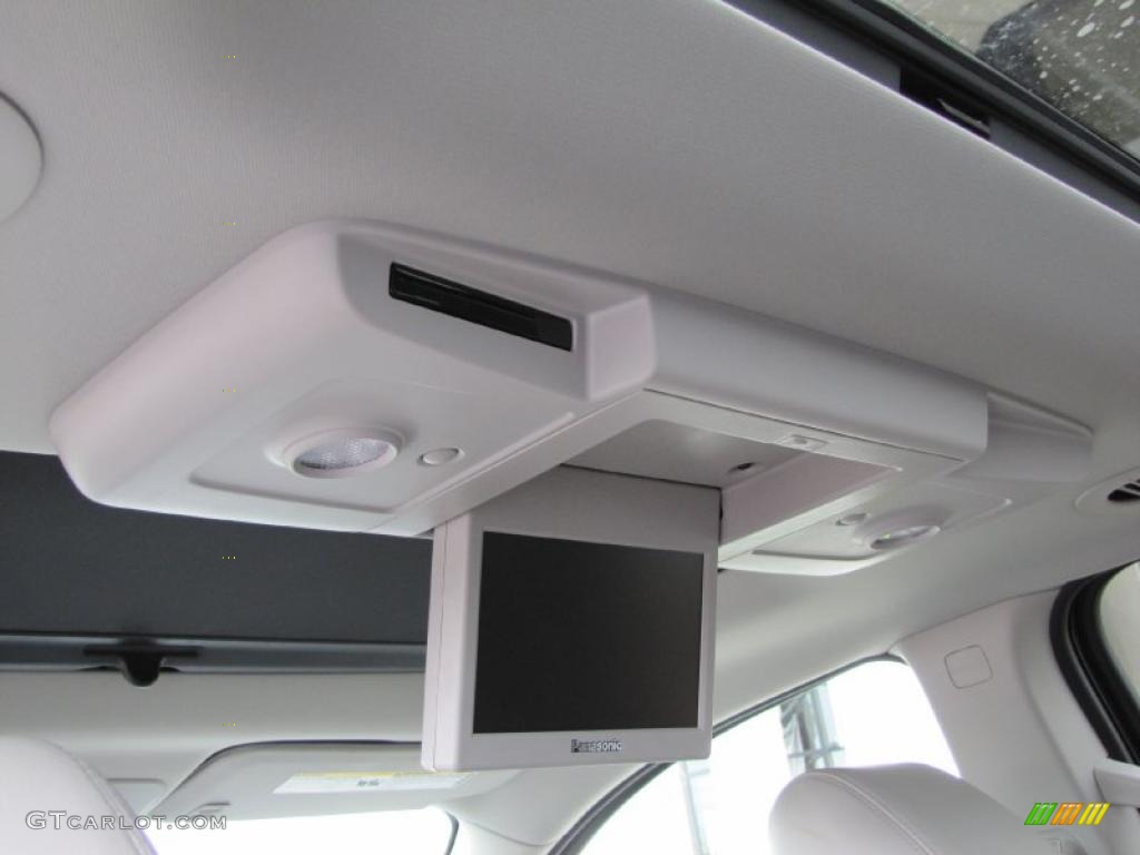 2010 Traverse LT AWD - Dark Cherry Metallic / Dark Gray/Light Gray photo #9